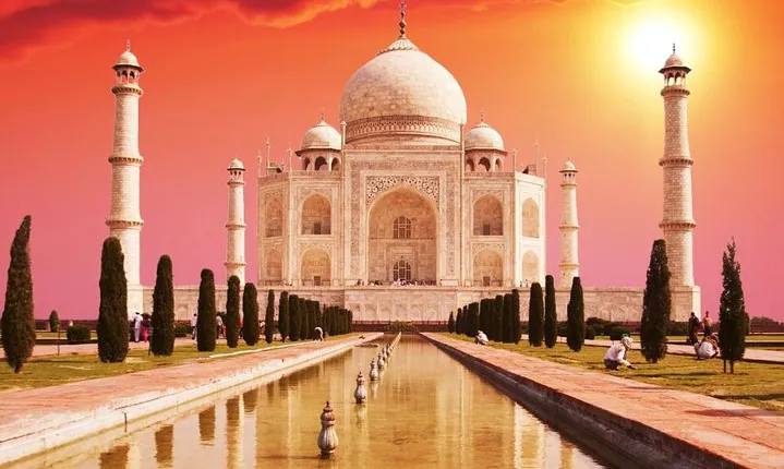 Private Shopping Tour in Agra
