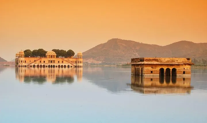Visit Forts & Palaces of Jaipur (Private Guided Day Trip to Jaipur from Delhi)