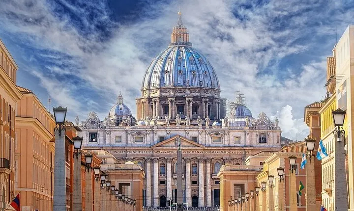 Rome St Peters Basilica with Underground Tour Experience