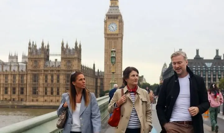 London Private One Day Tour with a Local, Highlights & Off-the-Beaten-Path