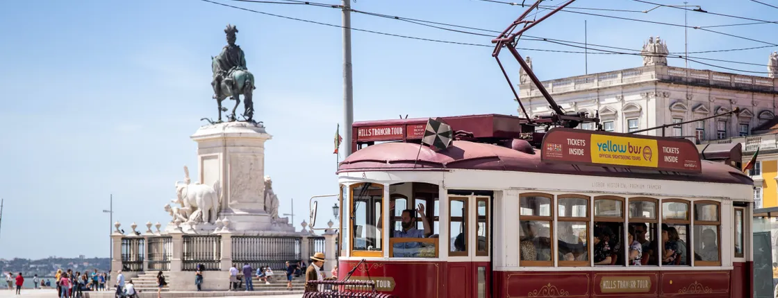 Lisbon bus and tram hop-on hop-off combined tickets