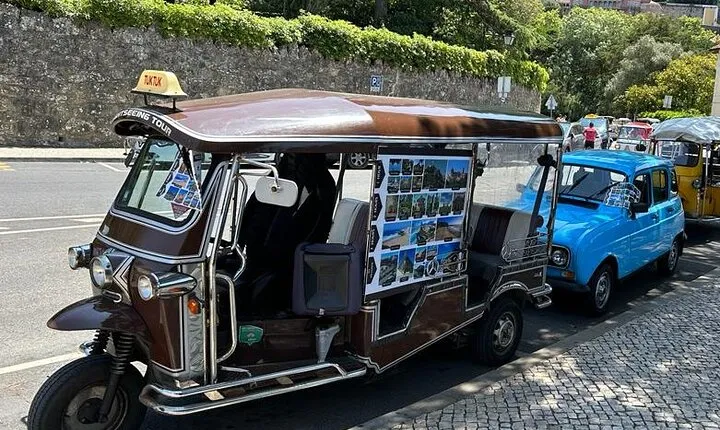 1 Hour Sightseeing Tour in Sintra with Tuktuk