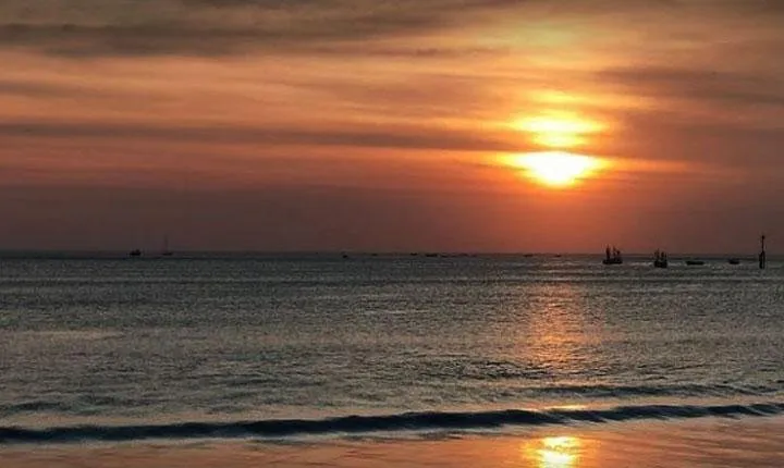 Jimbaran Bay Sunset Dinner with Discount Voucher and Return Transport