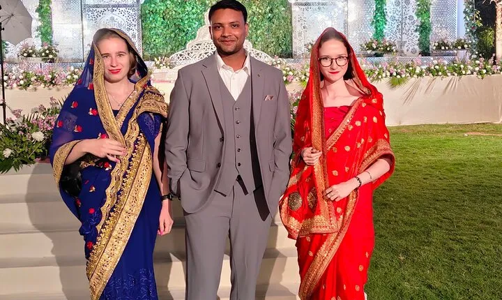 Delhi - Agra: Tour with Saree Photoshoot at Taj Mahal