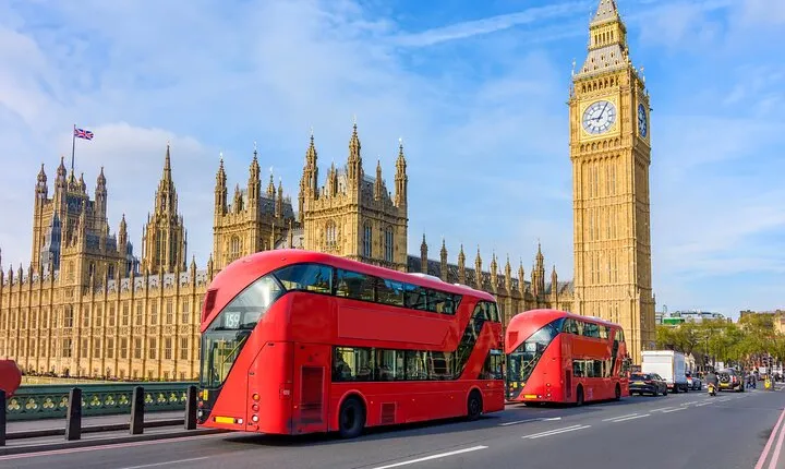 Christmas lights chauffeur tour of London