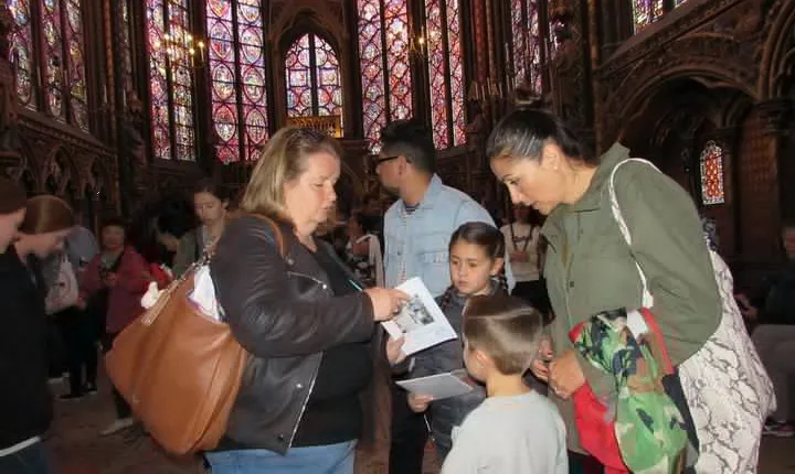 Family Treasure Hunt around Notre-Dame Cathedral
