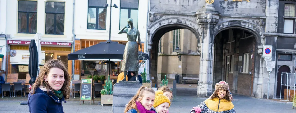Nijmegen self-guided family quiz tour by bike with lunch