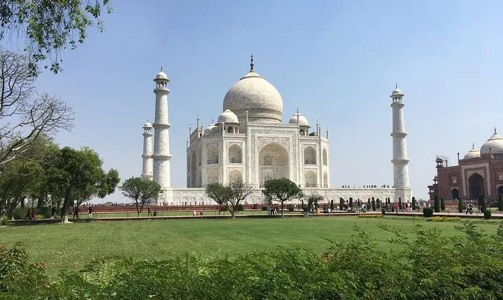 Private Day Tour of Tajmahal from Delhi With Fatehpur Sikri