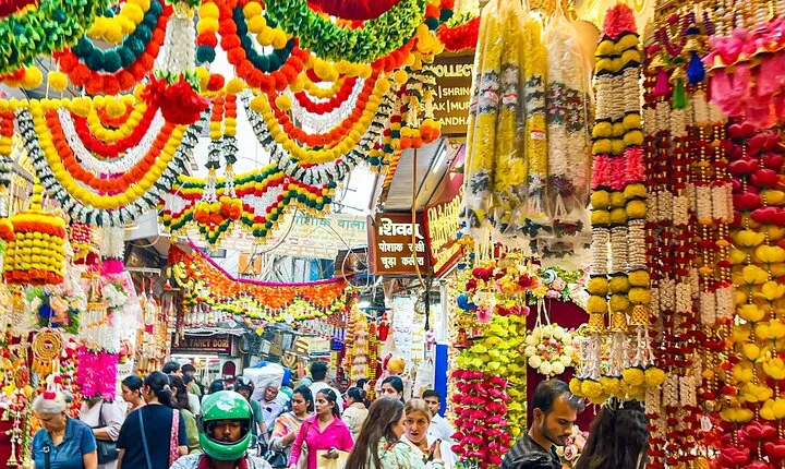 Delhi Shopping Experience with a Local Guide