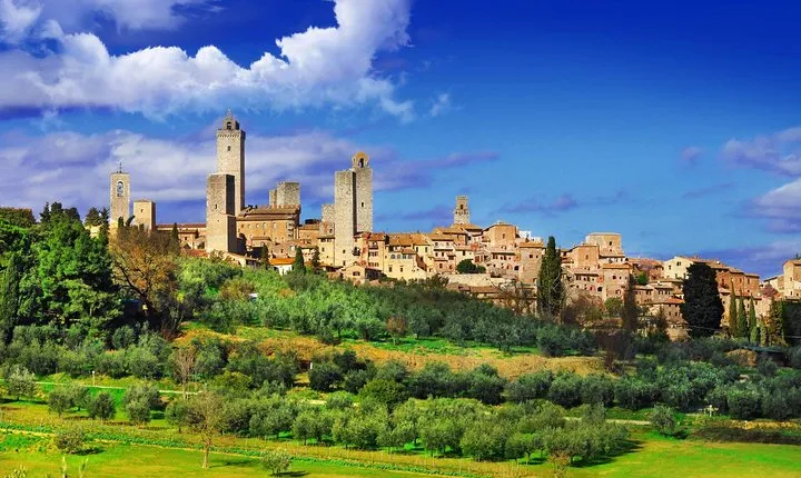 San Gimignano and Winery Experience with Light Lunch from Lucca