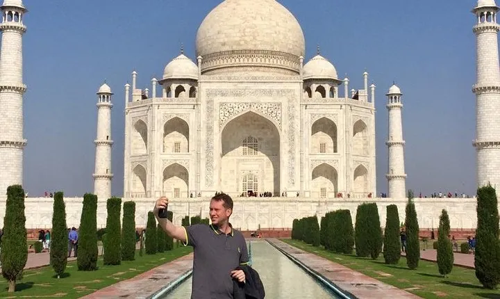 Taj Mahal Sunrise & Agra Fort Tour from Delhi: All Inclusive