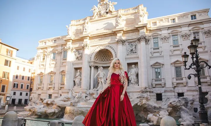 Private 1.5Hrs Photoshoot at Trevi fountain , Spanish Steps.
