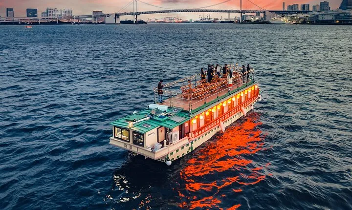 Tokyo Bay Yakatabune Dinner/Day Cruise with Japan Show & Drinks