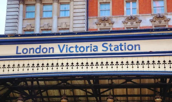 Private One Way or Round Trip Transfe Heathrow Airport to Kensington SW London