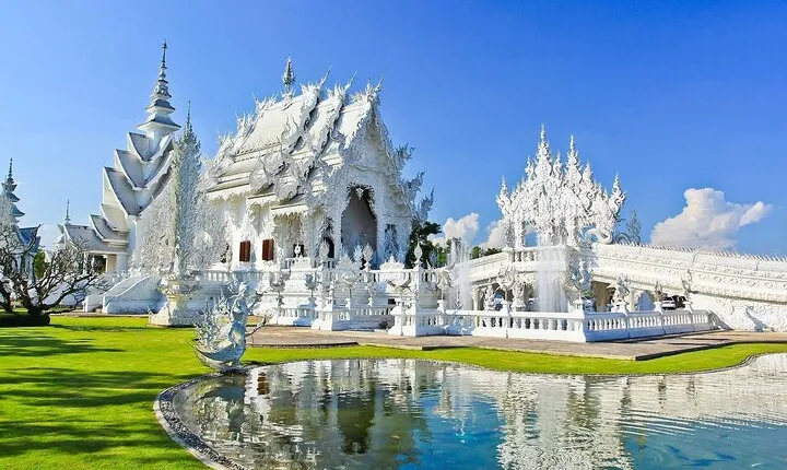 Chiang Rai Temple Day Tour with VIP Van Service