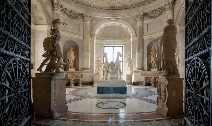 Skip the Line Vatican Guided Tour with Sistine Chapel and St. Peter's Basilica