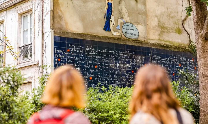 Paris Walking Tour with a Local Guide: Private & 100% Personalized