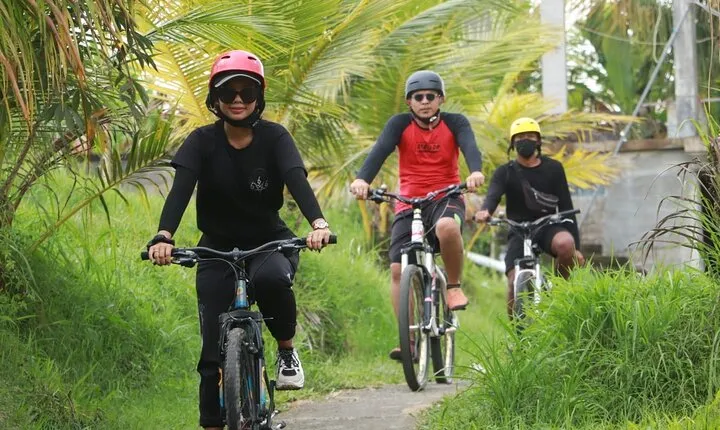 Bali Cycling Tour with Private Hotel Transfer