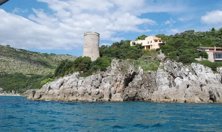 Ulysses Coast Boat Tours