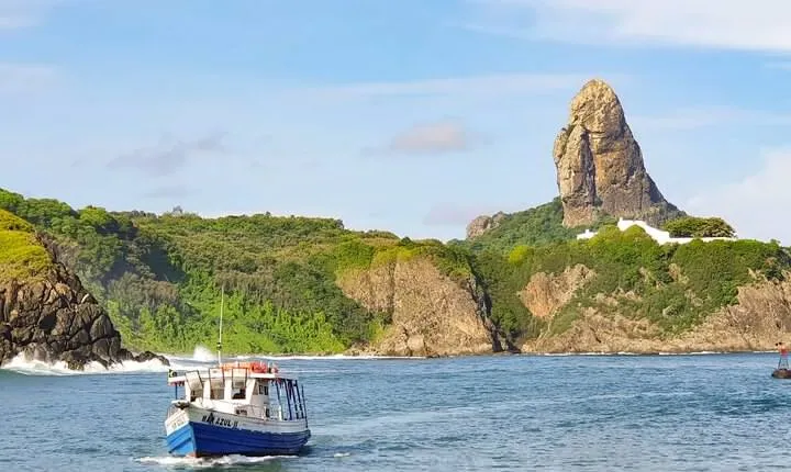 Baia do Sancho Boat Tour