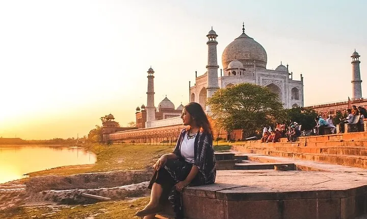 Full Day Taj Mahal Tour by Gatimaan Express Train