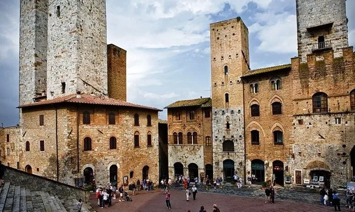 Siena and San Gimignano with Lunch&WineTasting Fullday from Rome