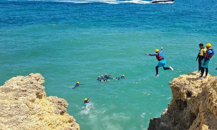 CLIFF JUMPING tour - Coasteering in Albufeira