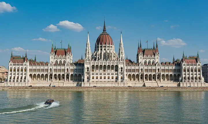 3 Hours Private Walking Tour in Budapest