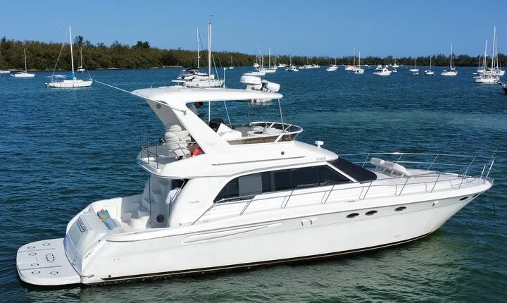 Private Luxury Yacht Cruise Tour in Miami Beach and Biscayne Bay