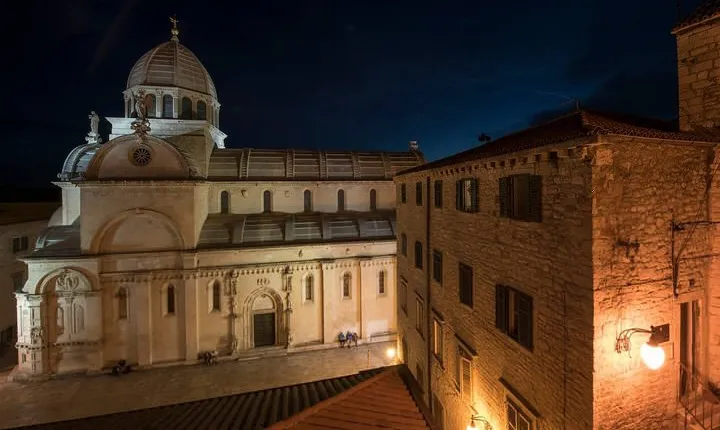Daily or night walking tour through Medieval Šibenik