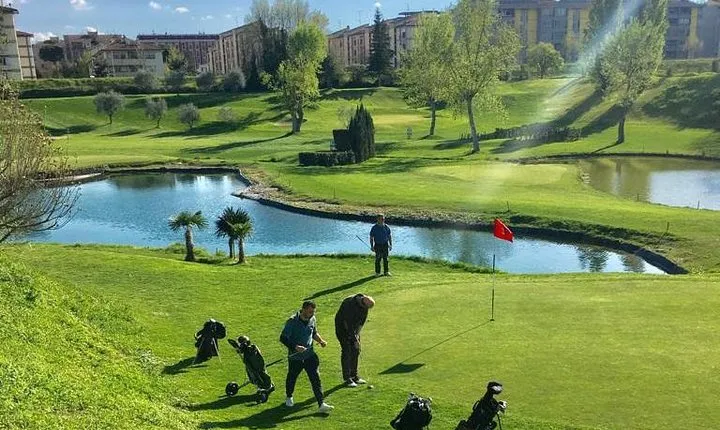 Golf and wine: in the heart of Florence