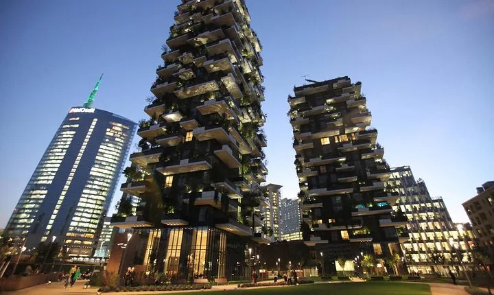 Milan Skyscrapers Guided Tour: Porta Nuova, Unicredit tower & Vertical Forest