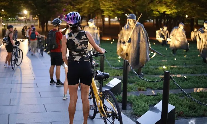 Washington DC Sites at Night Guided Bicycle Tour