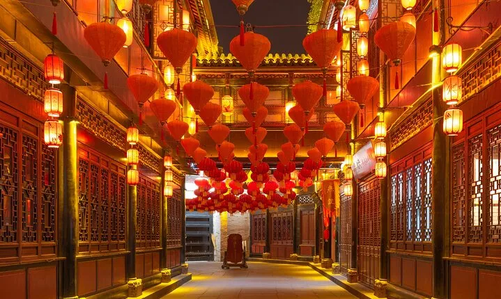 Chengdu City Walking Tour with Food and Culture Stops