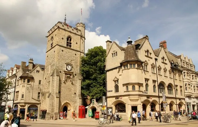 Oxford Walking Tour with Carfax Tower Entry Ticket