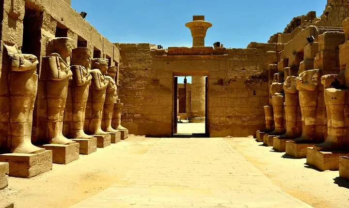 Private Luxor East Bank's Best Sights from Luxor