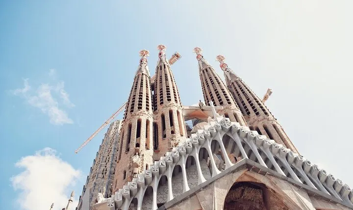 Sagrada Familia guided Tour with a German-Speaking Guide