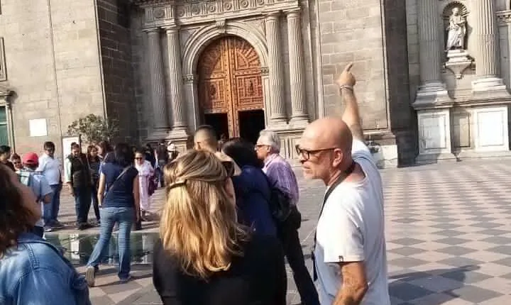 The best and most complete PRIVATE CITY TOUR through the Historic Center