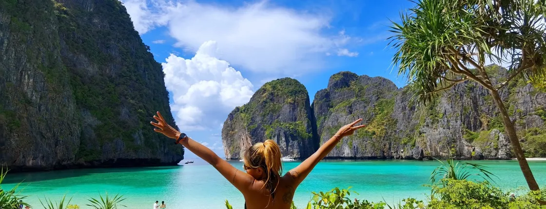 Sunrise Koh Phi Phi speedboat tour with Maya Bay and snorkeling