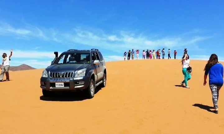 4×4 Jeep Desert Safari Tour with Lunch and Camel Ride