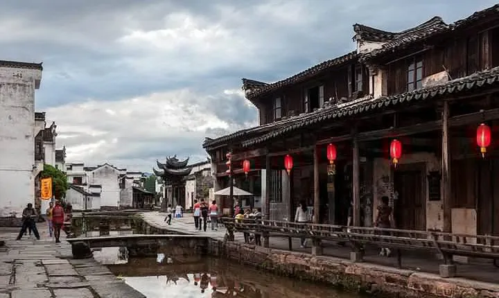  Tangmo Ancient Town Half-Day Private Tour from Huangshan 