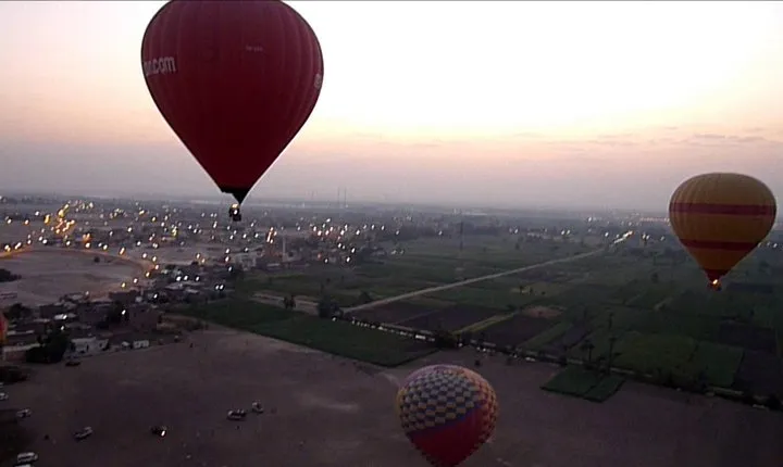 Hot Air Balloon Flight Over Luxor West Bank and Nile River
