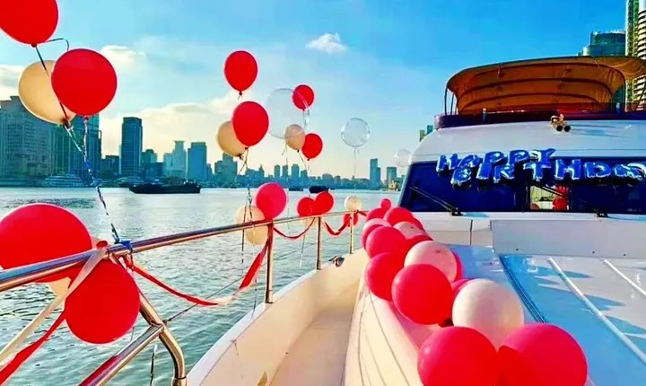 Shanghai VIP Night Cruise with Private Yacht and Dinner Option