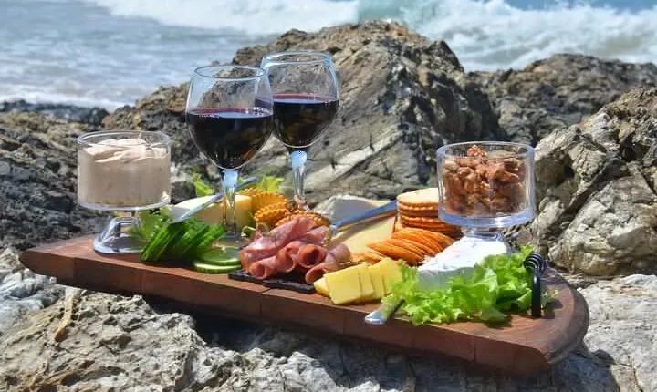 BBQ, Local Wines, and Italian Cheese Experience at the Beach