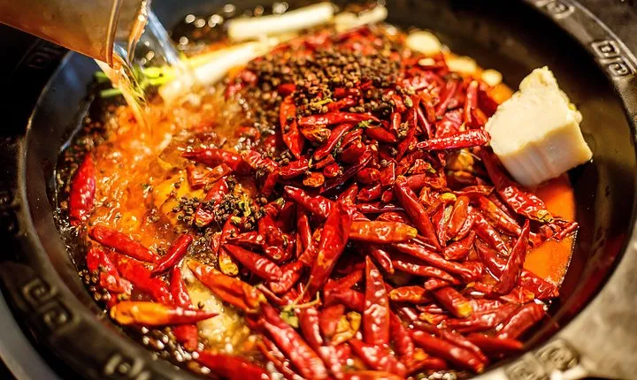 Half-Day Private Hot-Pot Cooking Class with a Local Market Visit