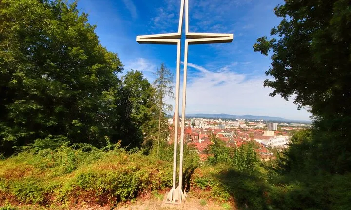 Private Audiobook City Rally on Freiburg Castle Hill