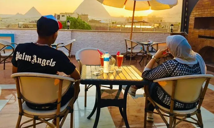 Private Dinner with Sound and Light Show in Nazlet El Samman