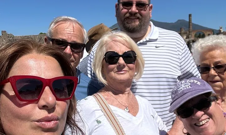 Transfer from Sorrento to Naples with stop at Pompeii 2hrs