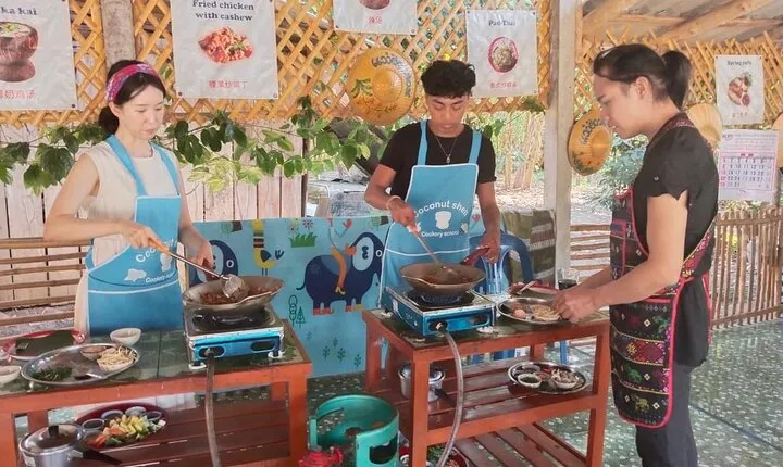 Half Day Chiang Mai Cooking Class and Market Taste Tour