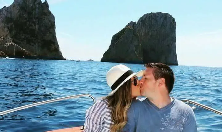 Private tour in a typical Capri boat